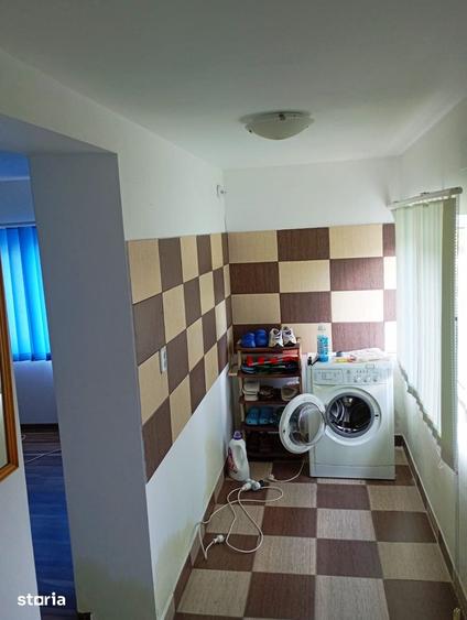 Casă cu 3 camere cu Teren 3000 Mp în Central