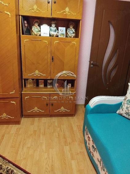 Apartament cu 3 camere semidecomandat în Exterior Vest