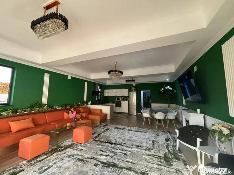 Casă cu 7 camere cu Teren 715 Mp în Central