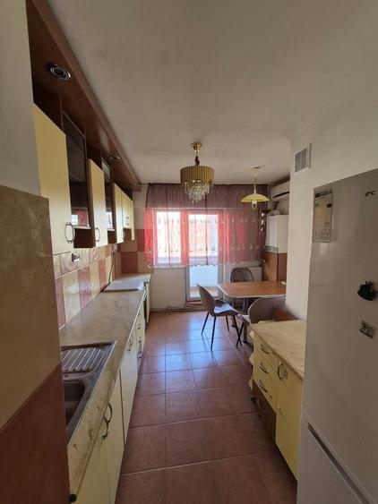Apartament cu 2 camere decomandat în Micro 17
