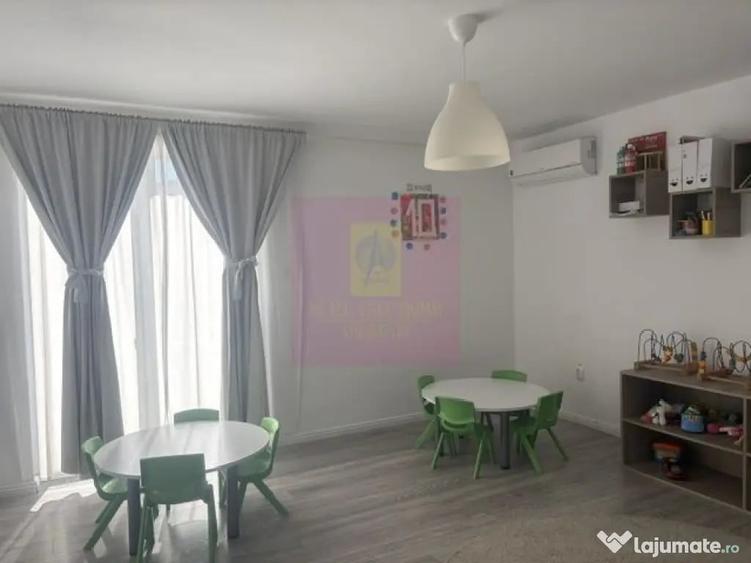 Casă cu 10 camere cu Teren 446 Mp în Drumul Sării