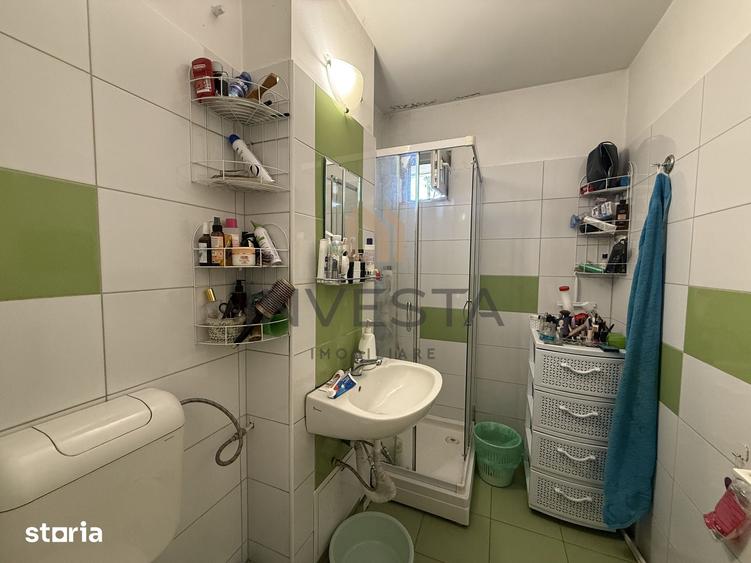 Apartament cu 3 camere semidecomandat în Andrei Mureșanu