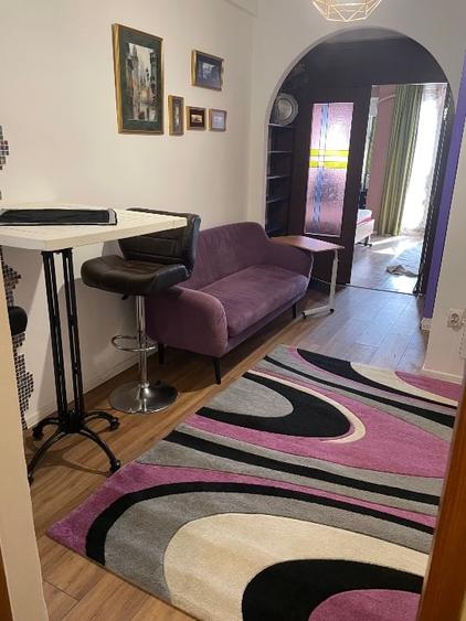 Apartament cu 2 camere semidecomandat, mobilat în Universitate