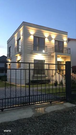 Casă cu 4 camere în Albești