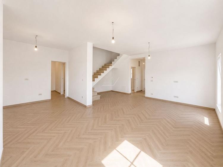 Duplex cu 5 camere cu Canalizare în Moșnița Veche
