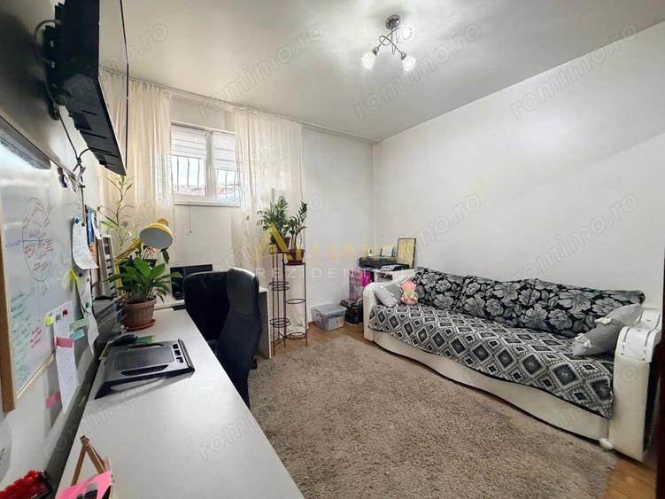 Apartament cu 3 camere, mobilat în Apărătorii Patriei