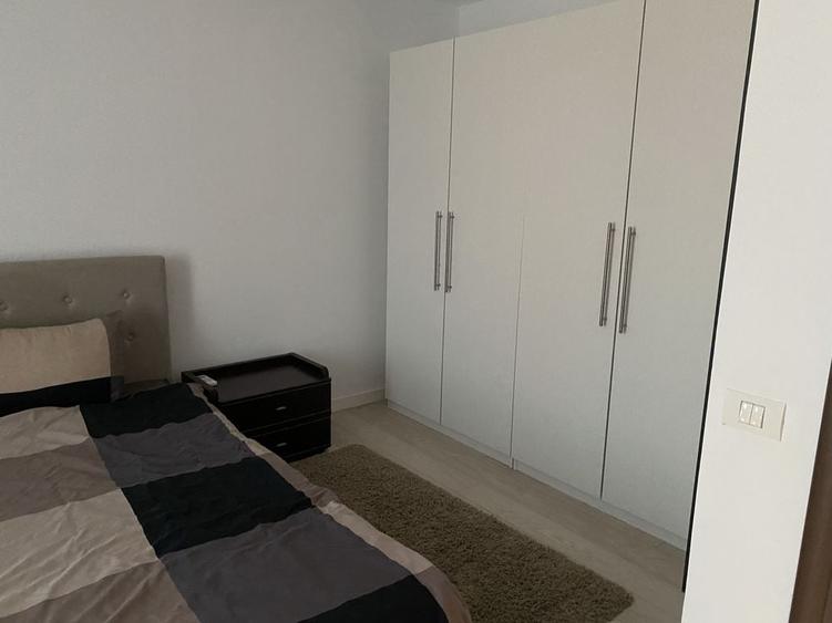 Apartament cu 3 camere semidecomandat în Mihai Bravu