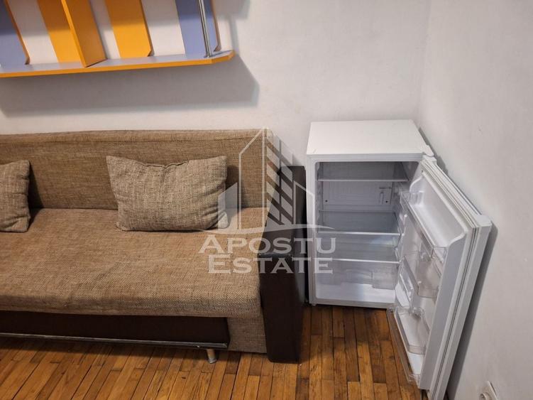 Garsonieră decomandată, mobilată în Complex Studențesc
