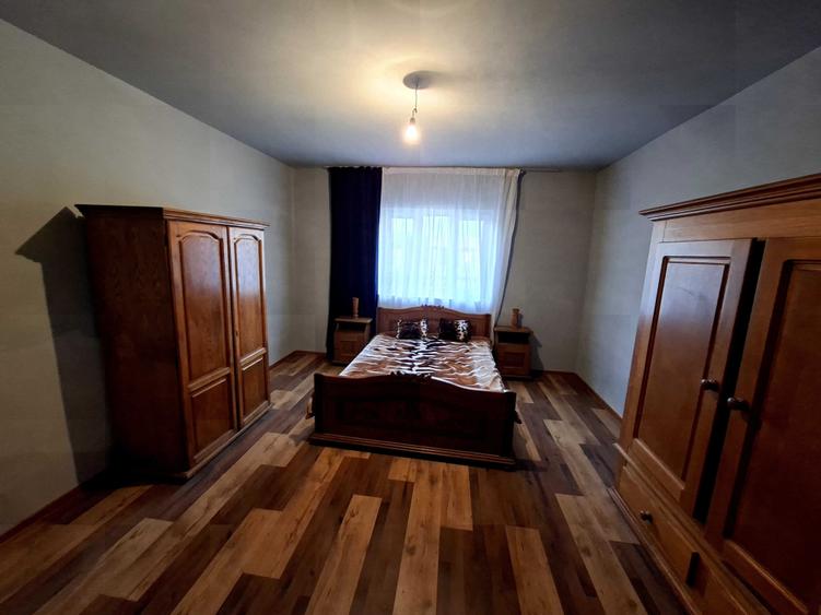 Casă cu 4 camere în Exterior Vest