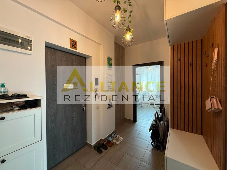 Apartament cu 2 camere decomandat, mobilat în Central