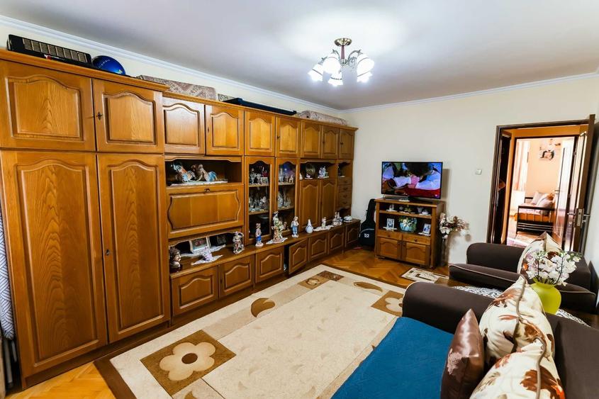 Apartament cu 2 camere decomandat în Tudor