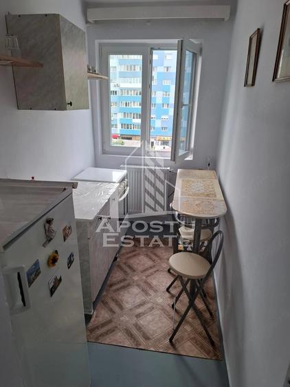 Apartament cu 2 camere semidecomandat în Dacia