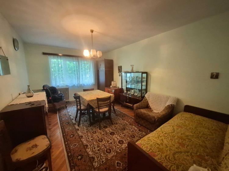 Apartament cu 2 camere decomandat în Exterior Vest