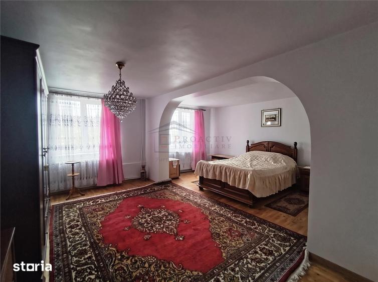 Casă cu 7 camere cu Teren 600 Mp în Burdujeni