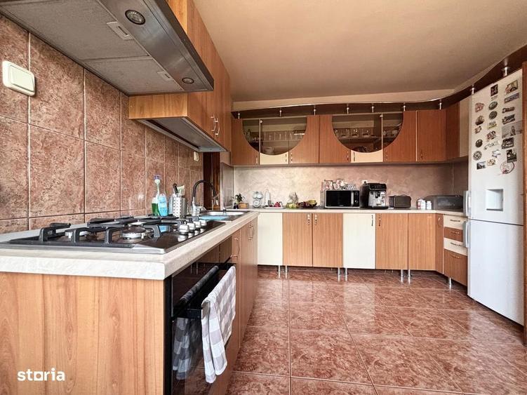 Casa - Vila - str. Piatra Craiului - 4