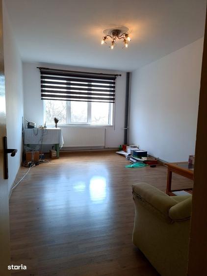 Apartament cu 2 camere decomandat în Calea București