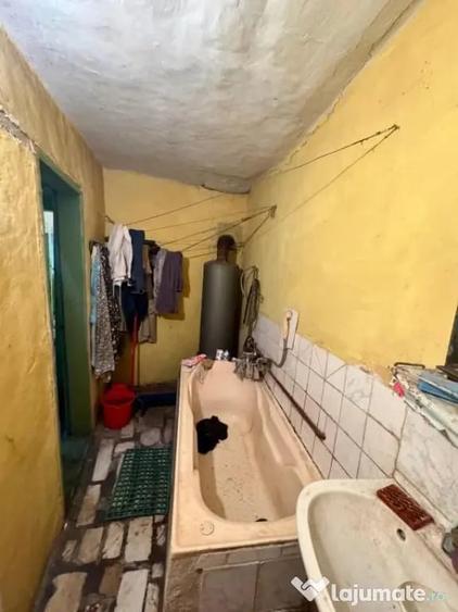 Casă cu 3 camere cu Teren 580 Mp în Central