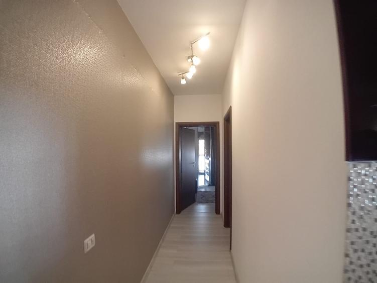 Apartament cu 3 camere semidecomandat, mobilat în Alba Iulia