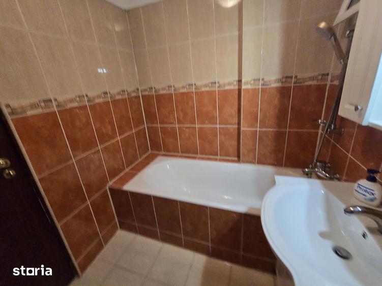 3 camere zona P-?a centrala priveli?te spre padure si raul Bistri?a! - 16