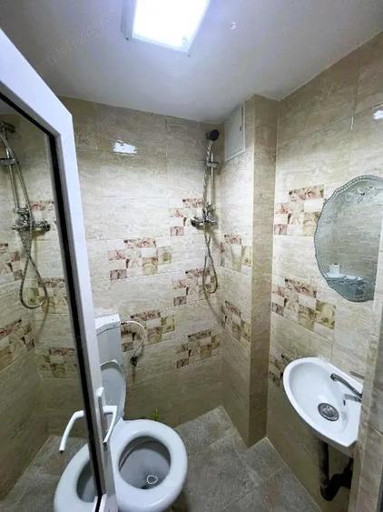 Garsonieră decomandată în Palas