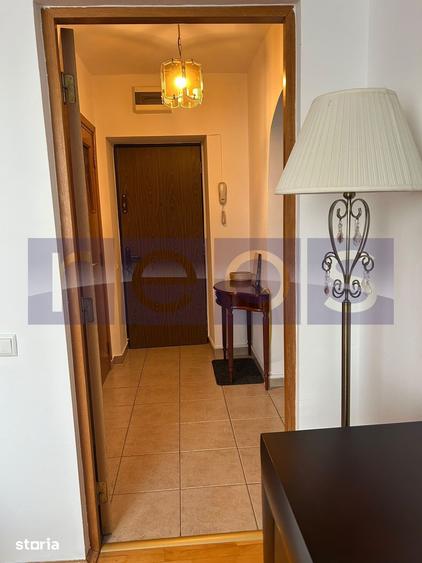 Apartament cu 3 camere semidecomandat, mobilat în Moșilor