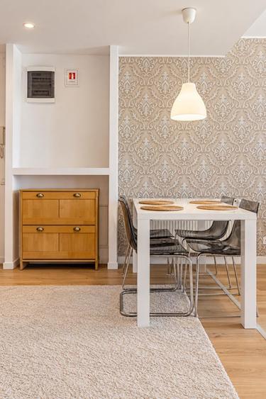 Apartament cu 2 camere semidecomandat, mobilat în Băneasa