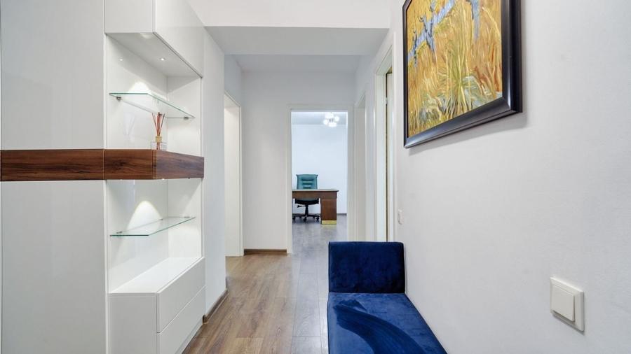 Apartament cu 4 camere decomandat, mobilat în Centrul Civic