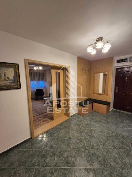 Apartament cu 3 camere decomandat, mobilat în P-ța Unirii