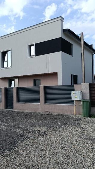Casă individuală cu 4 camere cu Canalizare în Vidra