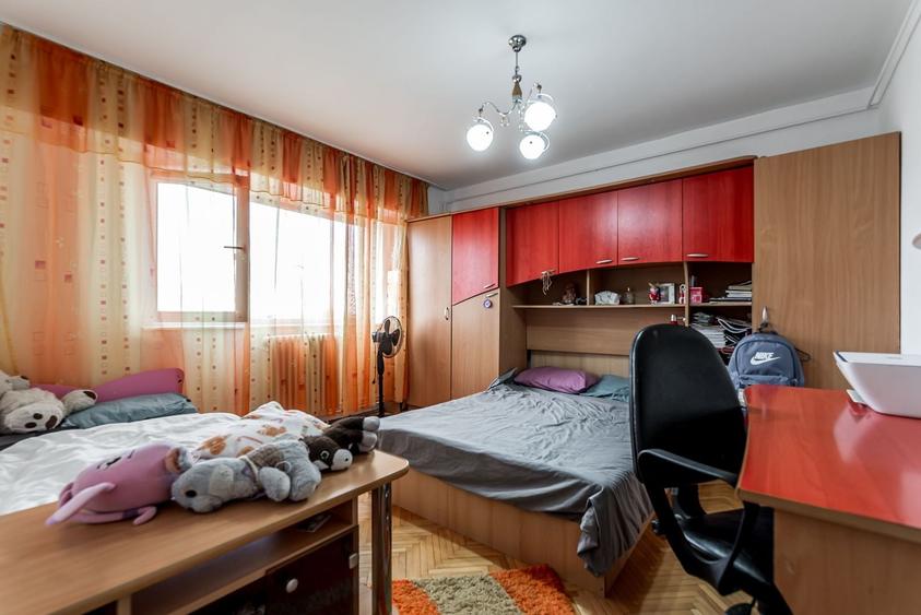 Apartament cu 3 camere semidecomandat în Alfa