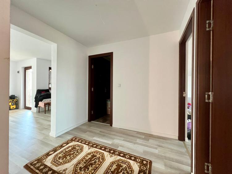 Vila individuala cu 6 camere de vanzare in Horpaz - Miroslava - 1