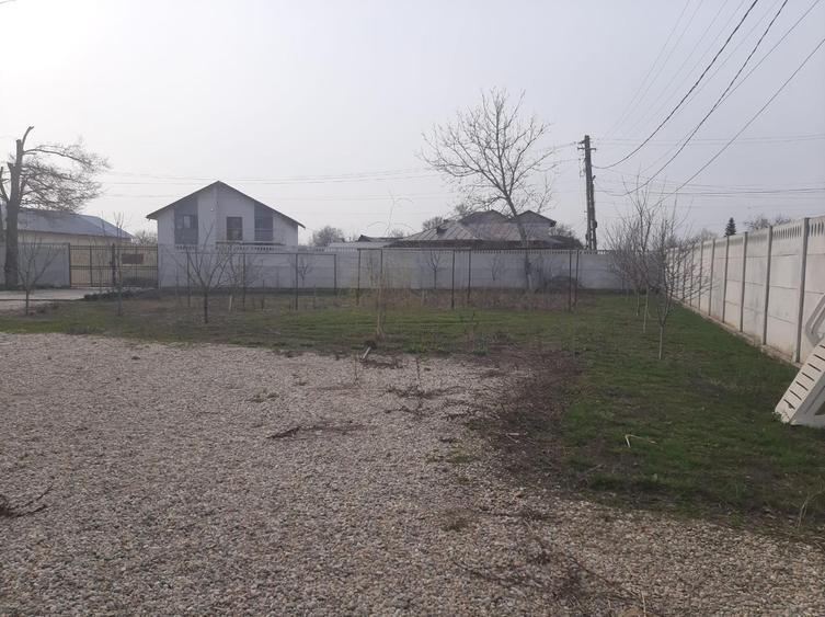 Casă individuală cu 3 camere cu Teren 12220 Mp în Serdanu