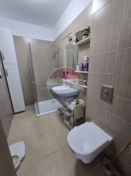 Apartament cu 3 camere semidecomandat, mobilat în Snagov