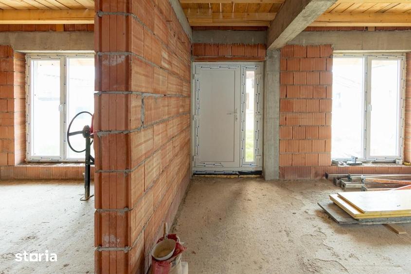 Casă cu 3 camere cu Teren 300 Mp în Sânmartin