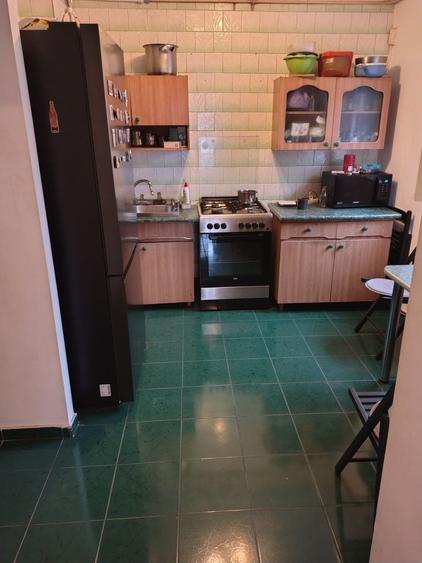 Apartament cu 3 camere decomandat în Tineretului