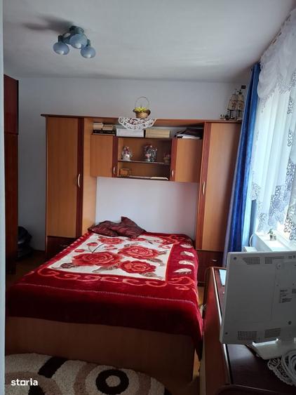 Casă cu 6 camere cu Teren 124 Mp în Exterior Vest