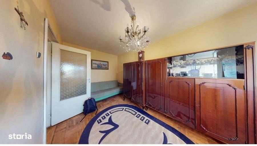 Apartament cu 3 camere decomandat în Vasile Aaron