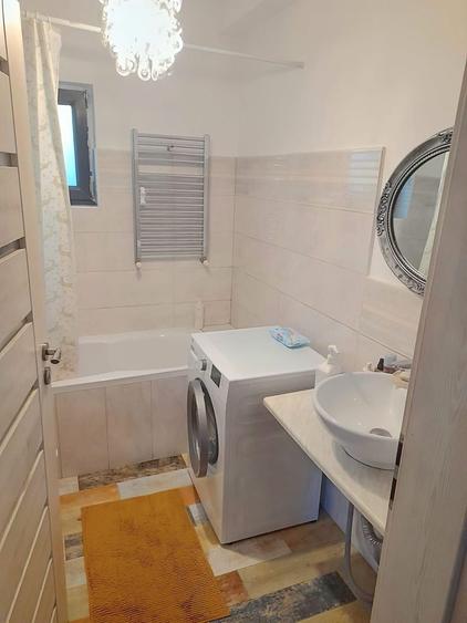 Casă individuală cu 4 camere cu Canalizare în Lumina