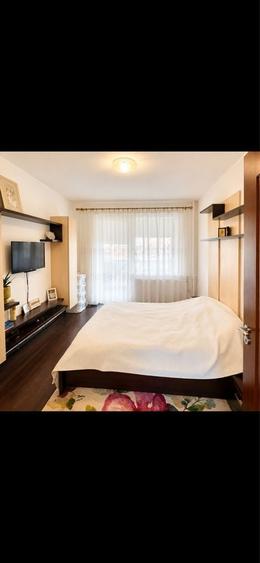 Apartament cu 3 camere decomandat în Lotus