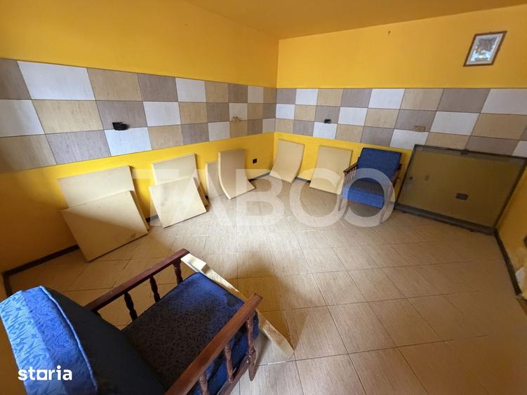 Casă cu 8 camere cu Teren 5724 Mp în Recea
