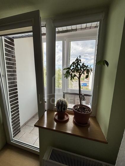 Apartament cu 3 camere decomandat, mobilat în Cedonia