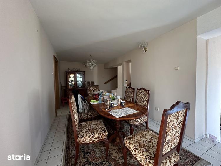 Casă cu 5 camere cu Teren 5000 Mp în Puchenii Mari