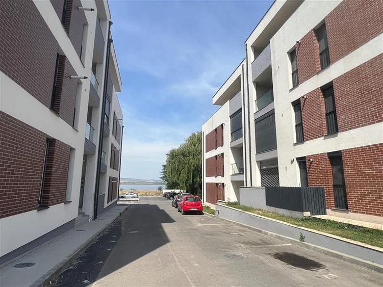 Teren Construcții intravilan de 9000 mp, în Vest