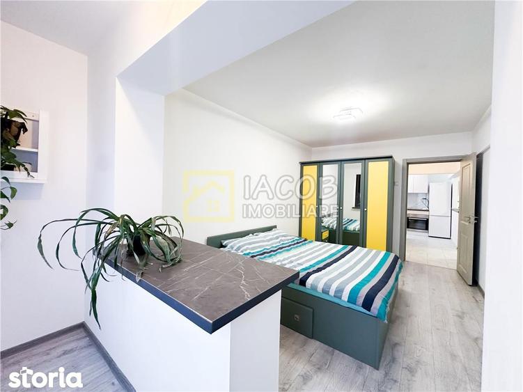 Apartament cu 3 camere semidecomandat în Cornișa