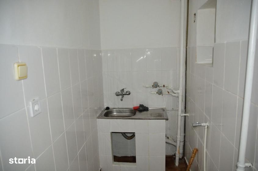 Apartament cu 2 camere decomandat în Războieni