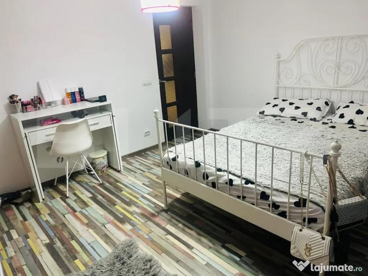 Casă cu 5 camere cu Teren 1000 Mp în Central