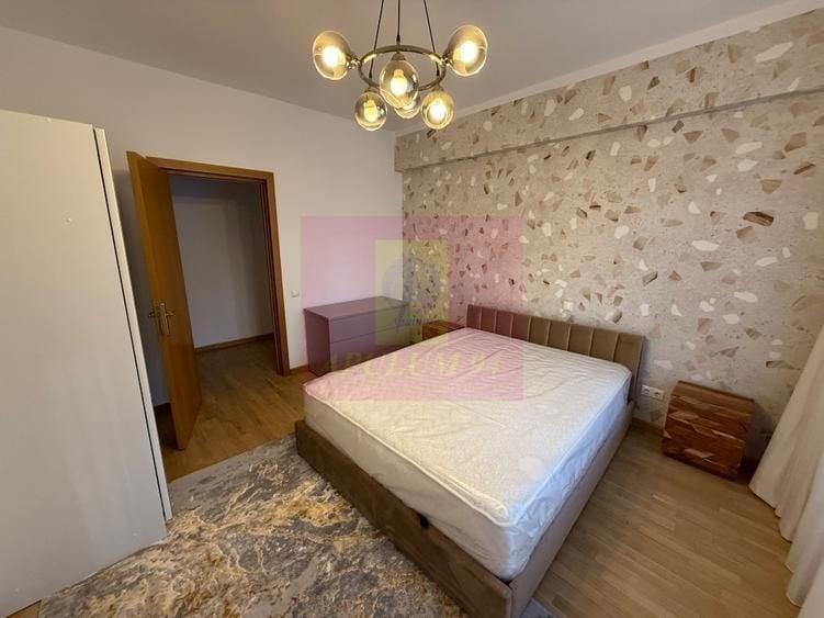 Apartament cu 4 camere decomandat în Herăstrău