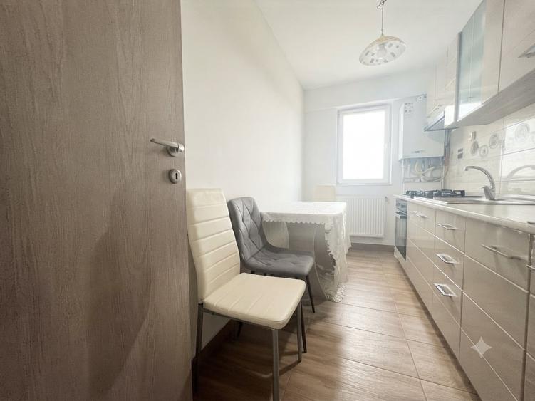 Apartament cu 3 camere decomandat în Bucium