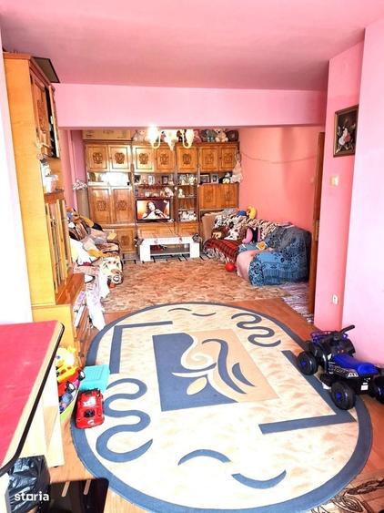 Apartament cu 2 camere decomandat în Broșteni
