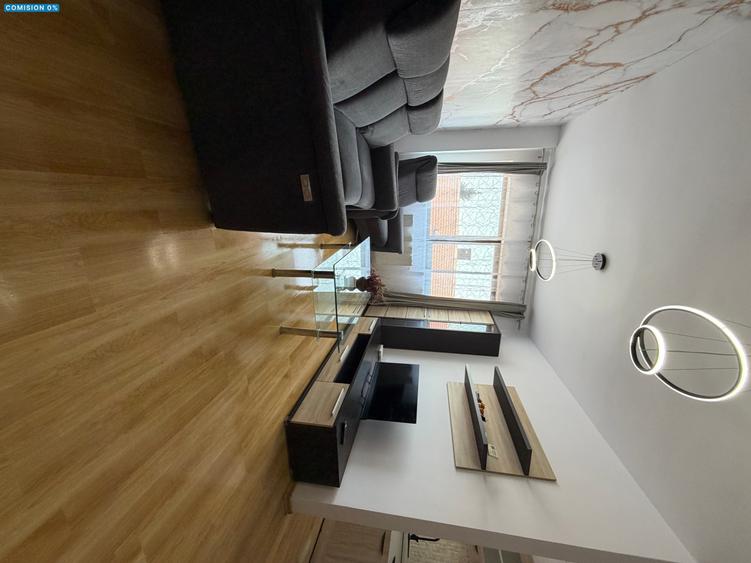 Apartament cu 3 camere semidecomandat în Horea